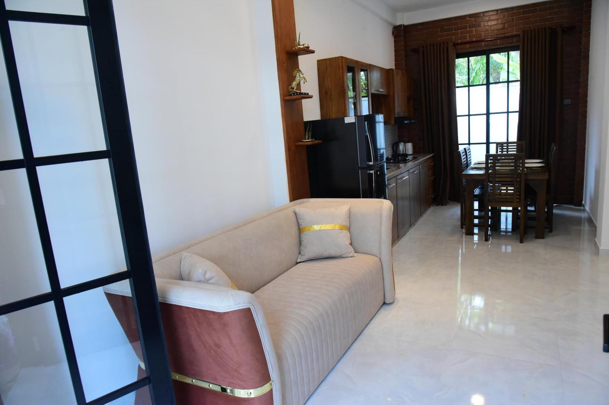 Ocean Ripples Hotel Hikkaduwa Buitenkant foto