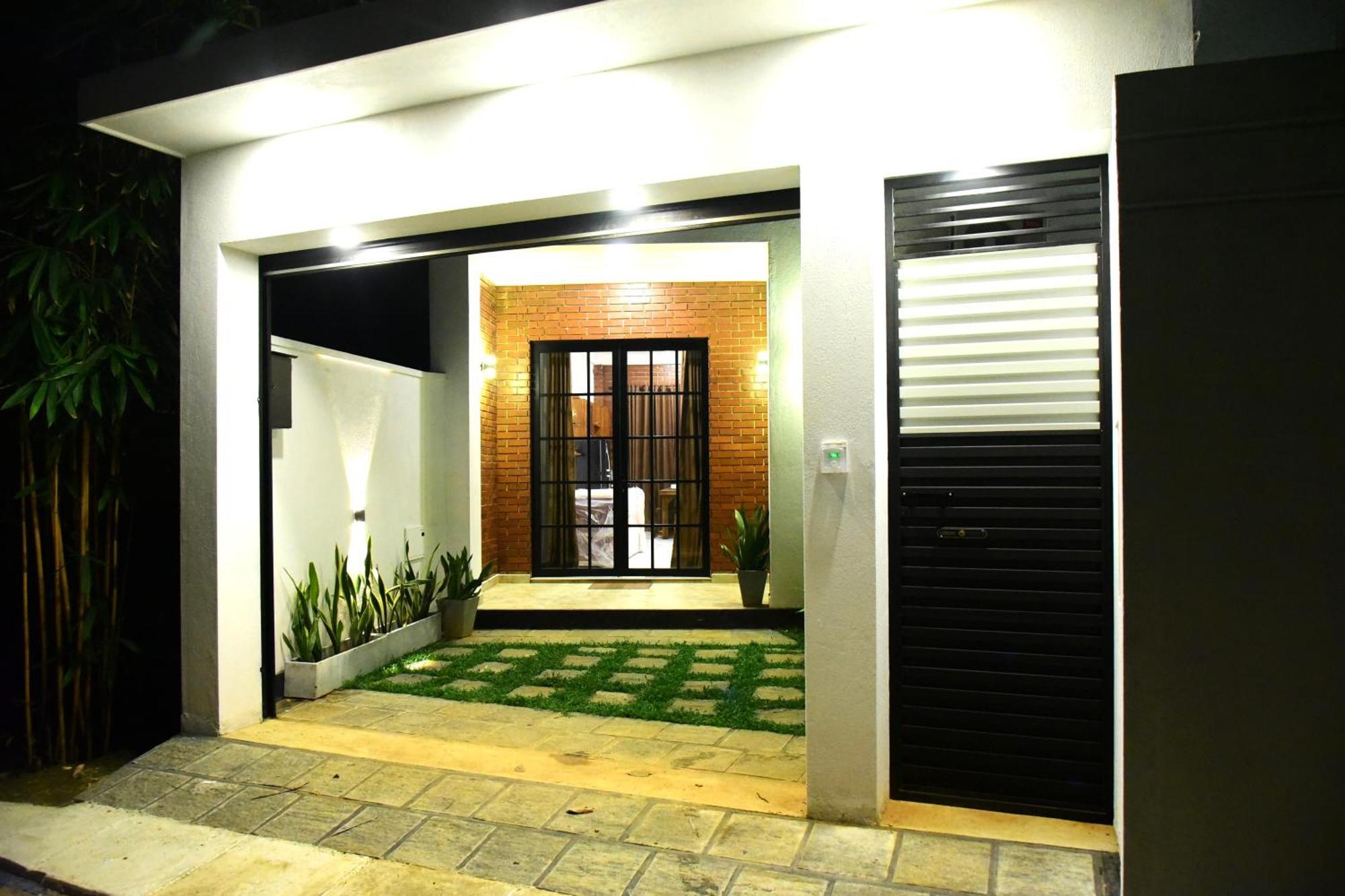 Ocean Ripples Hotel Hikkaduwa Buitenkant foto