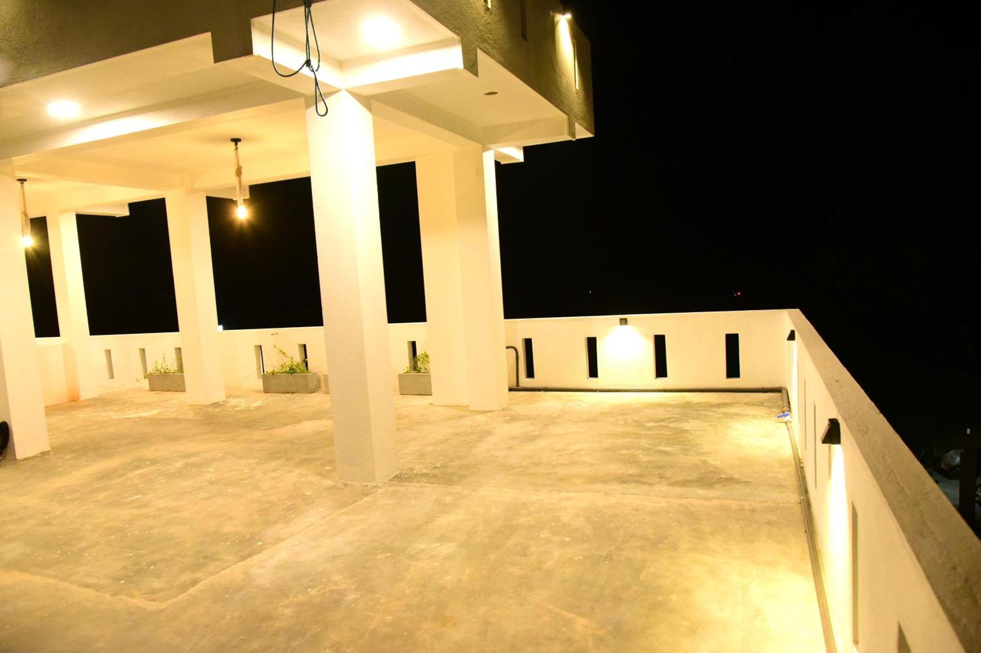 Ocean Ripples Hotel Hikkaduwa Buitenkant foto